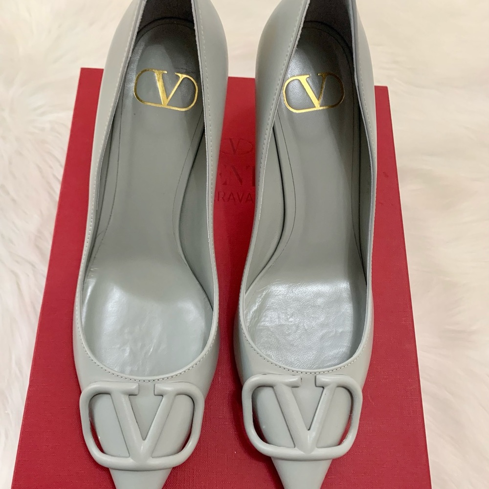 Valentino Grey VLogo Pumps - Picture 3 of 10